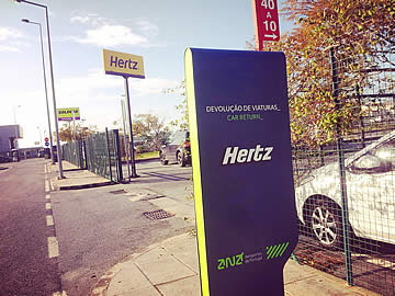 Hertz car rental park
